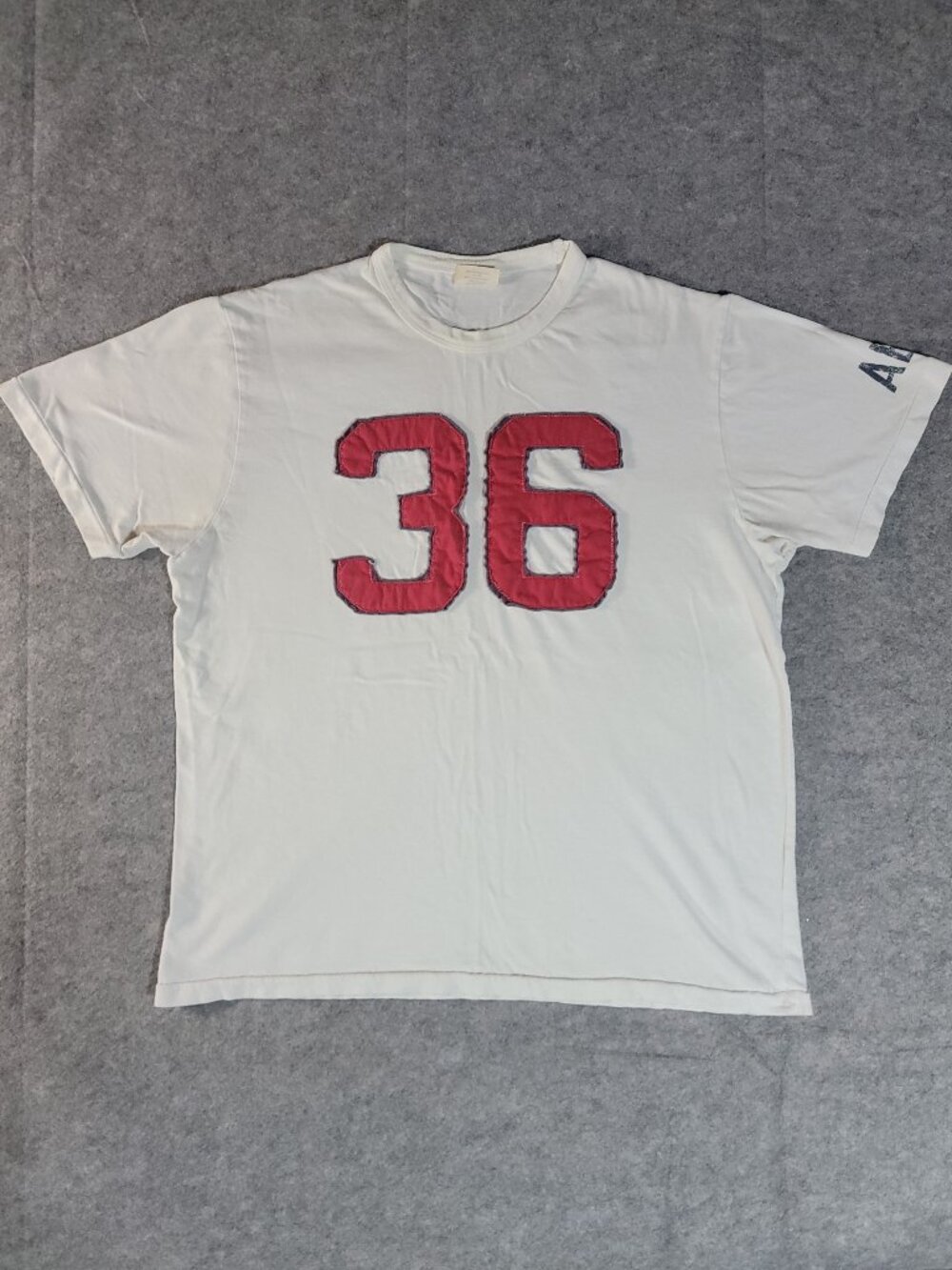 Vintage Y2K American Eagle Single Stitch 36 Applique Graphic T-Shirt White Med